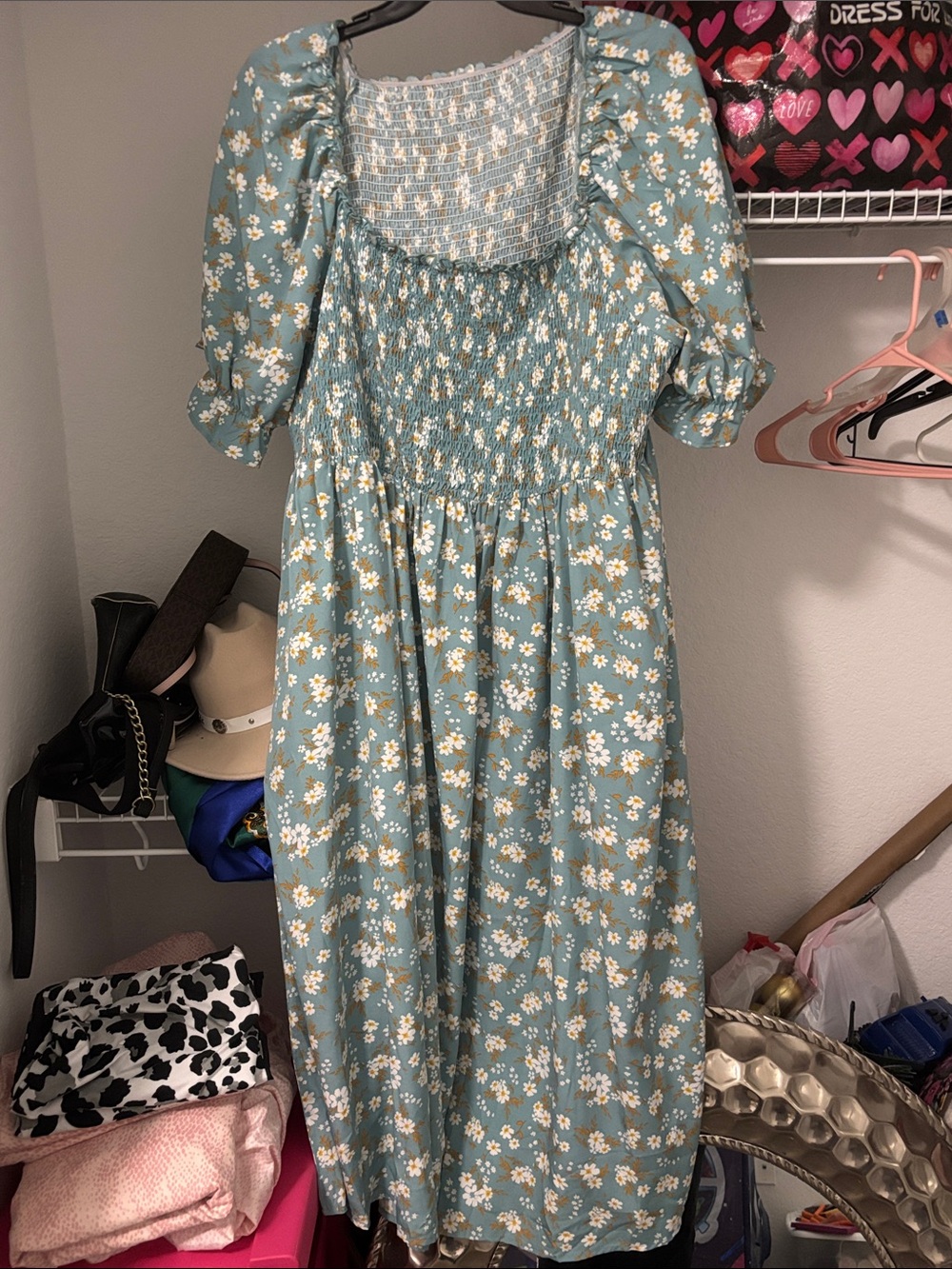 SHEIN Light Blue Floral Smocked Puff-Sleeve Midi Dress